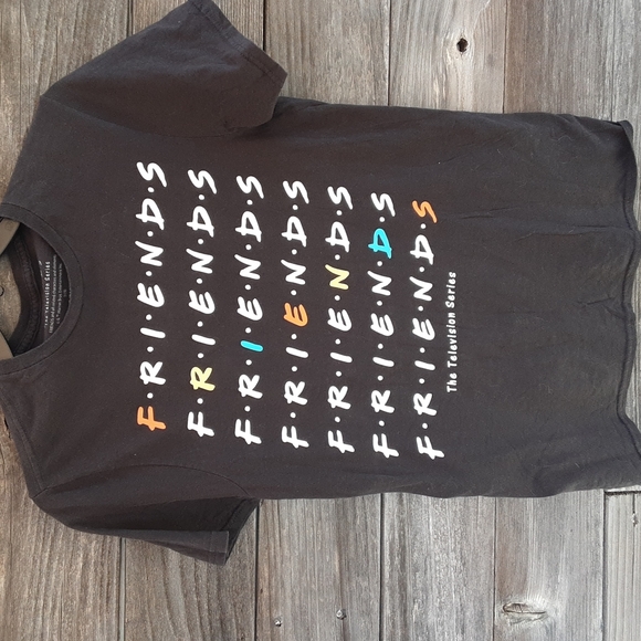 Friends black t-shirt size small - Picture 1 of 4